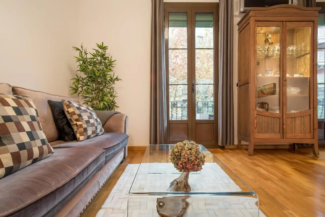 Modernism And Comfort In A Strategic Location Barcelona Apartment